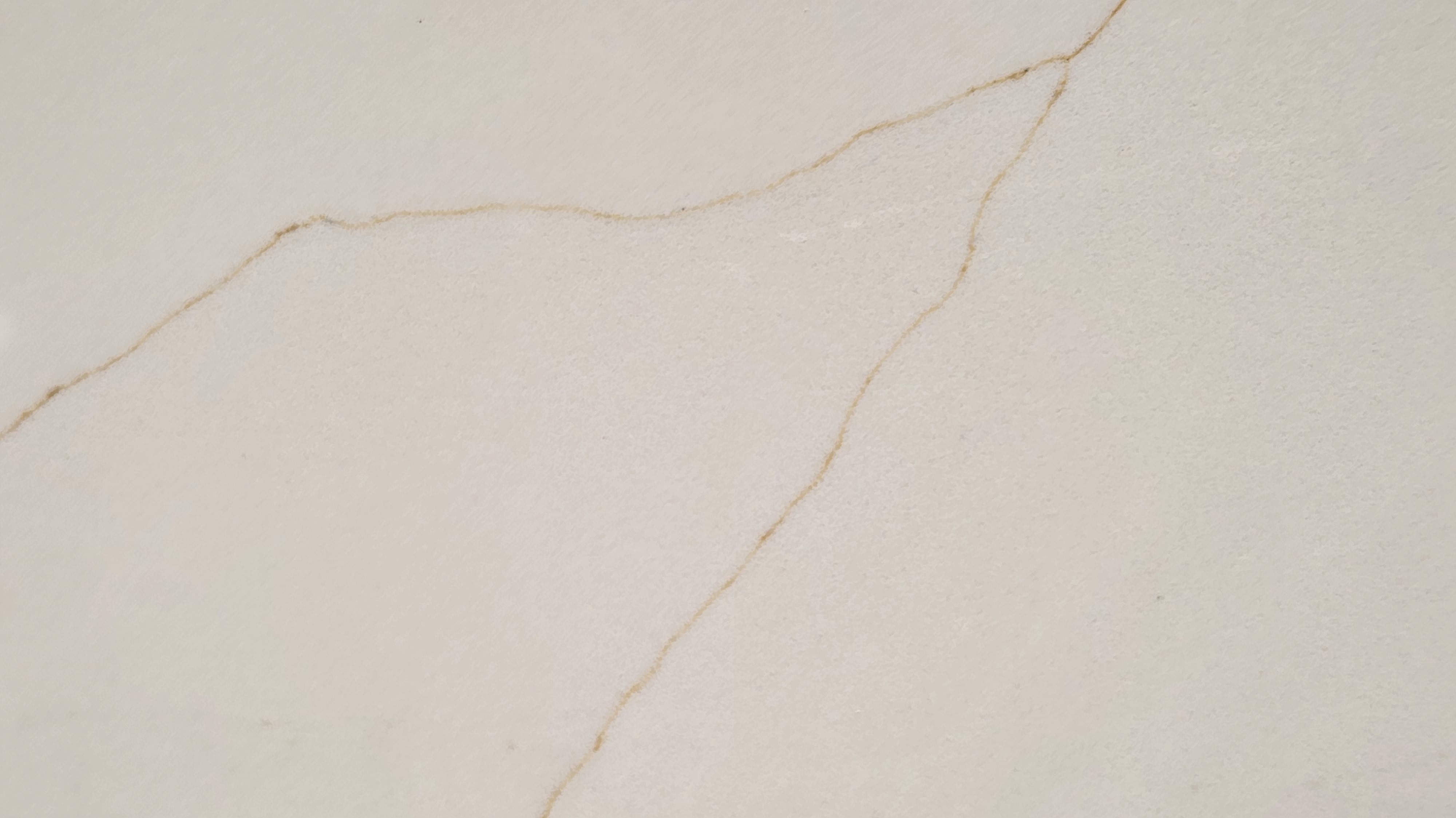 Carrara Gold 2cm poler